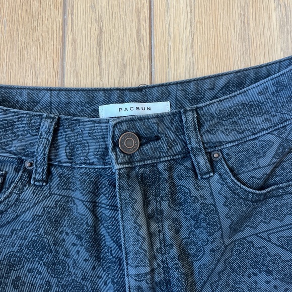 high waisted jeans shorts - Picture 2 of 4